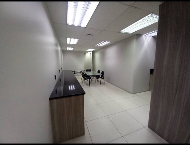 554M² OFFICE TO LET IN BRYANSTON